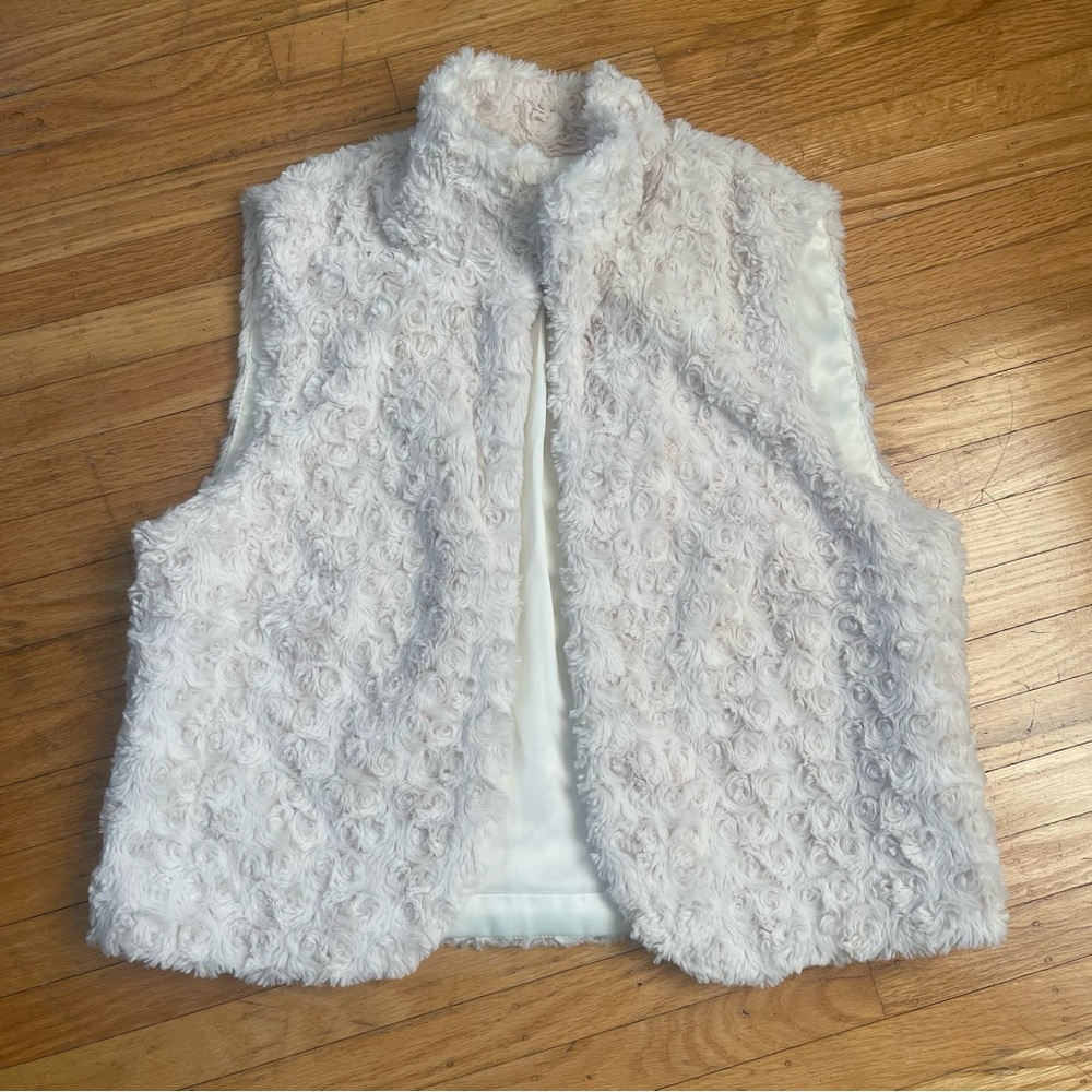 Joseph Ribkoff M Faux Fur Cream Vest